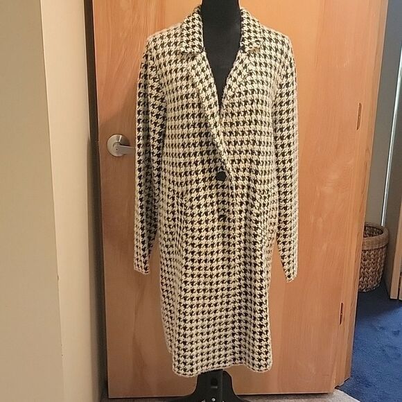 Max Studio long houndstooth fuzzy coat sweater sz L - Picture 1 of 12